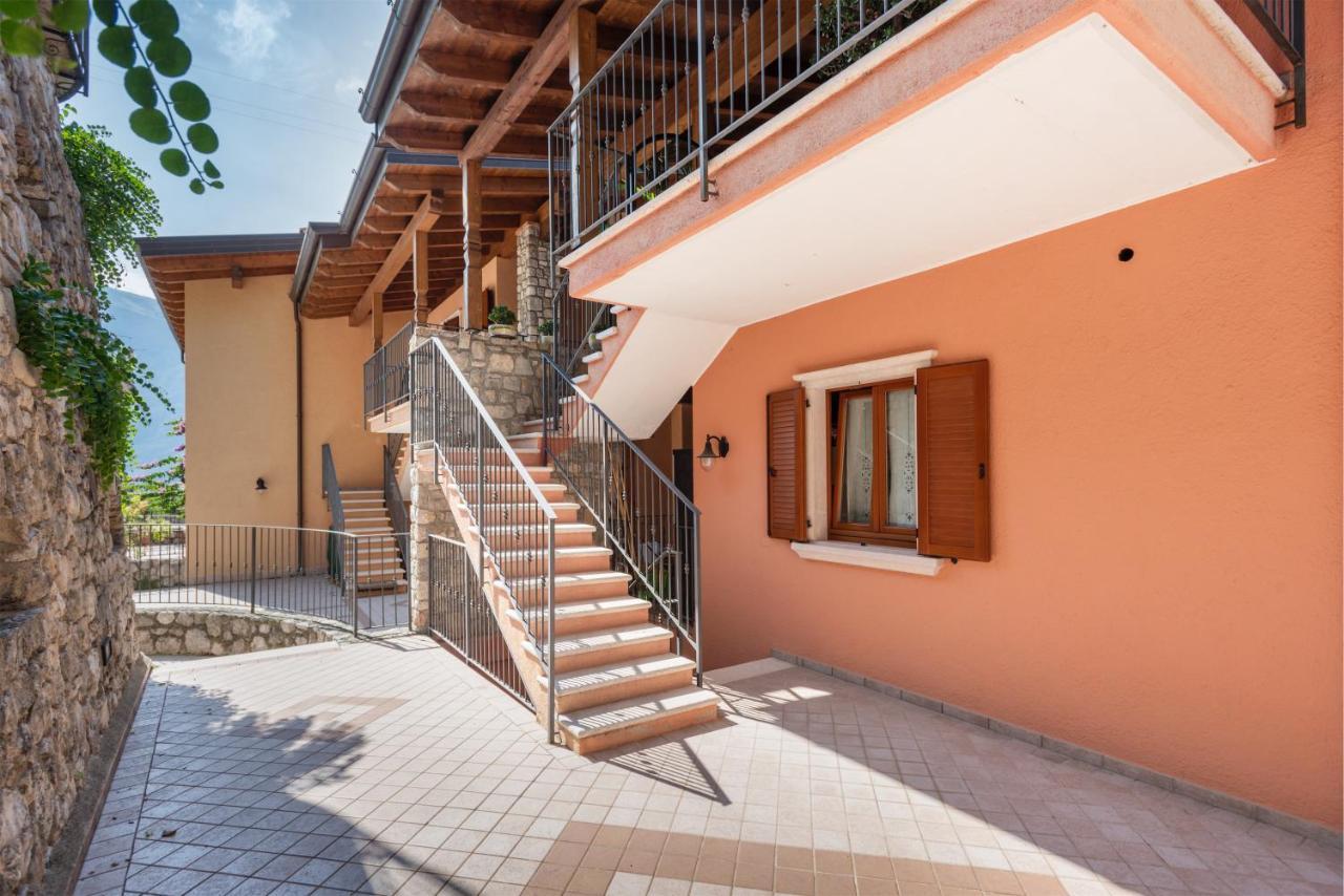 Апартаменти Casa Francesca Relax Лімоне-суль-Гарда Екстер'єр фото